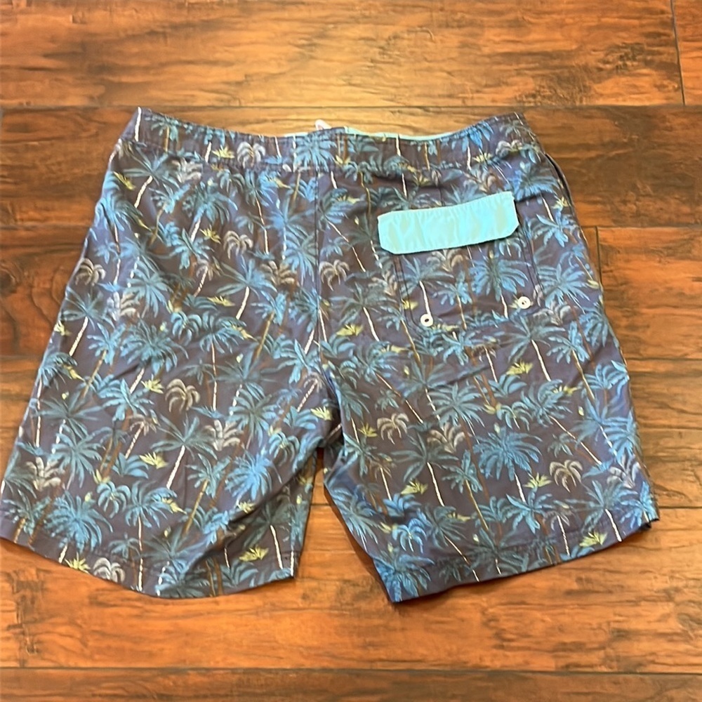 Men's American Eagle board shorts palm tree size large - Picture 2 of 3
